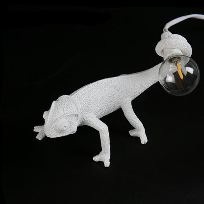 Stylish Resin Lizard Desk Lamp