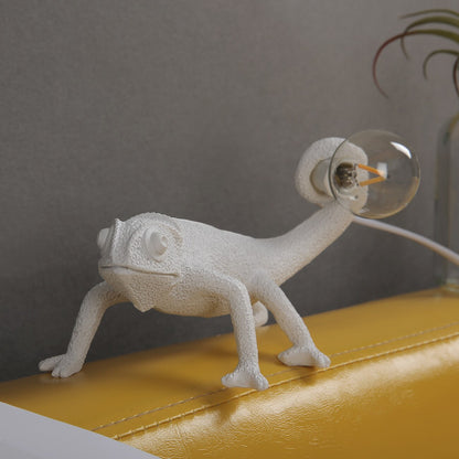 Stylish Resin Lizard Desk Lamp