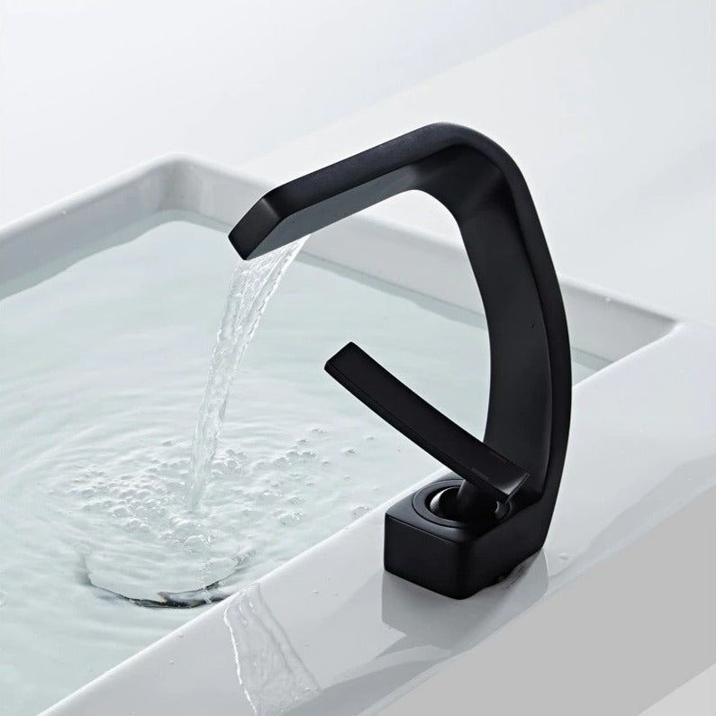 Stylish Chrome Kitchen Sink Faucet