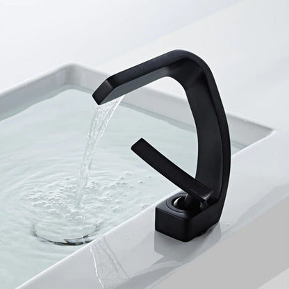 Stylish Chrome Kitchen Sink Faucet