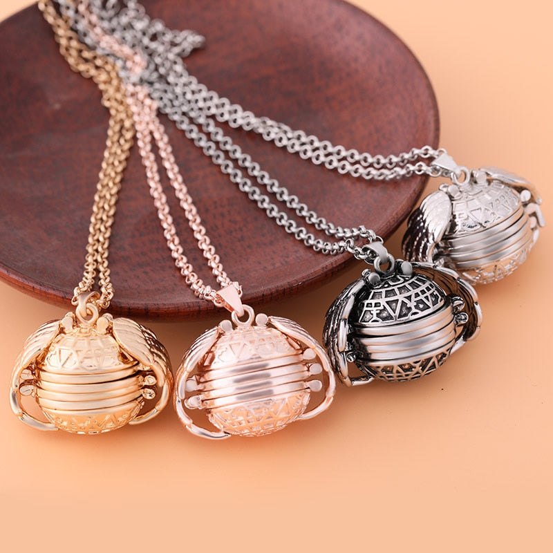 Vintage Wing Shaped Picture Necklace