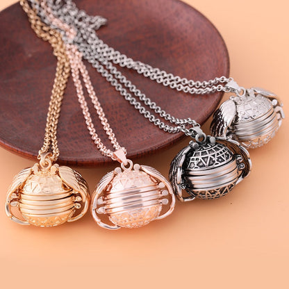 Vintage Wing Shaped Picture Necklace