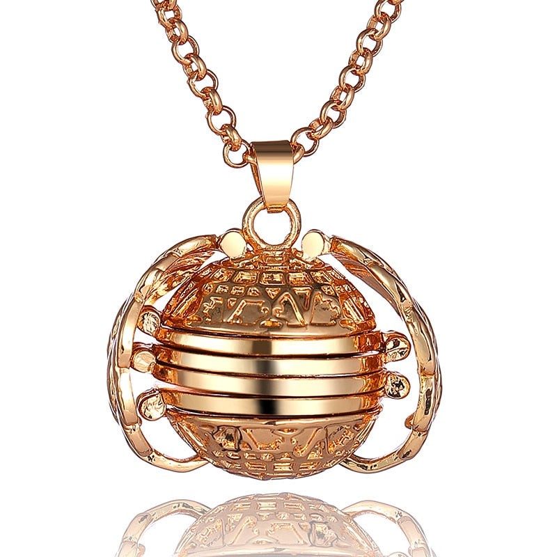 Vintage Wing Shaped Picture Necklace