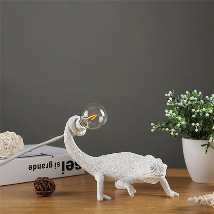 Stylish Resin Lizard Desk Lamp