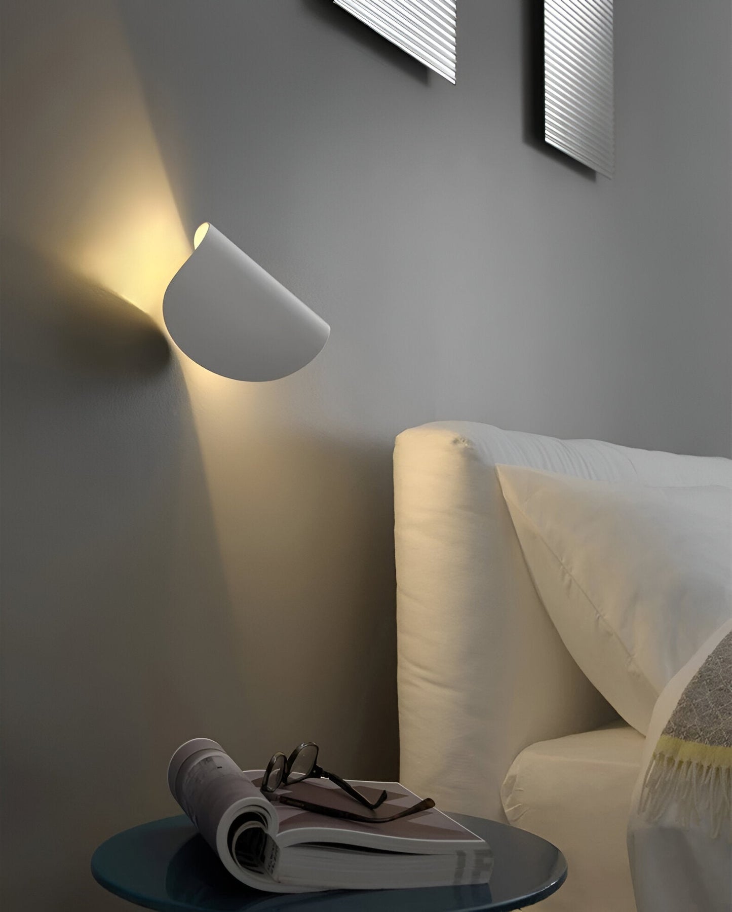 Flexible Adjustable Metal Wall Light with Curved Shade