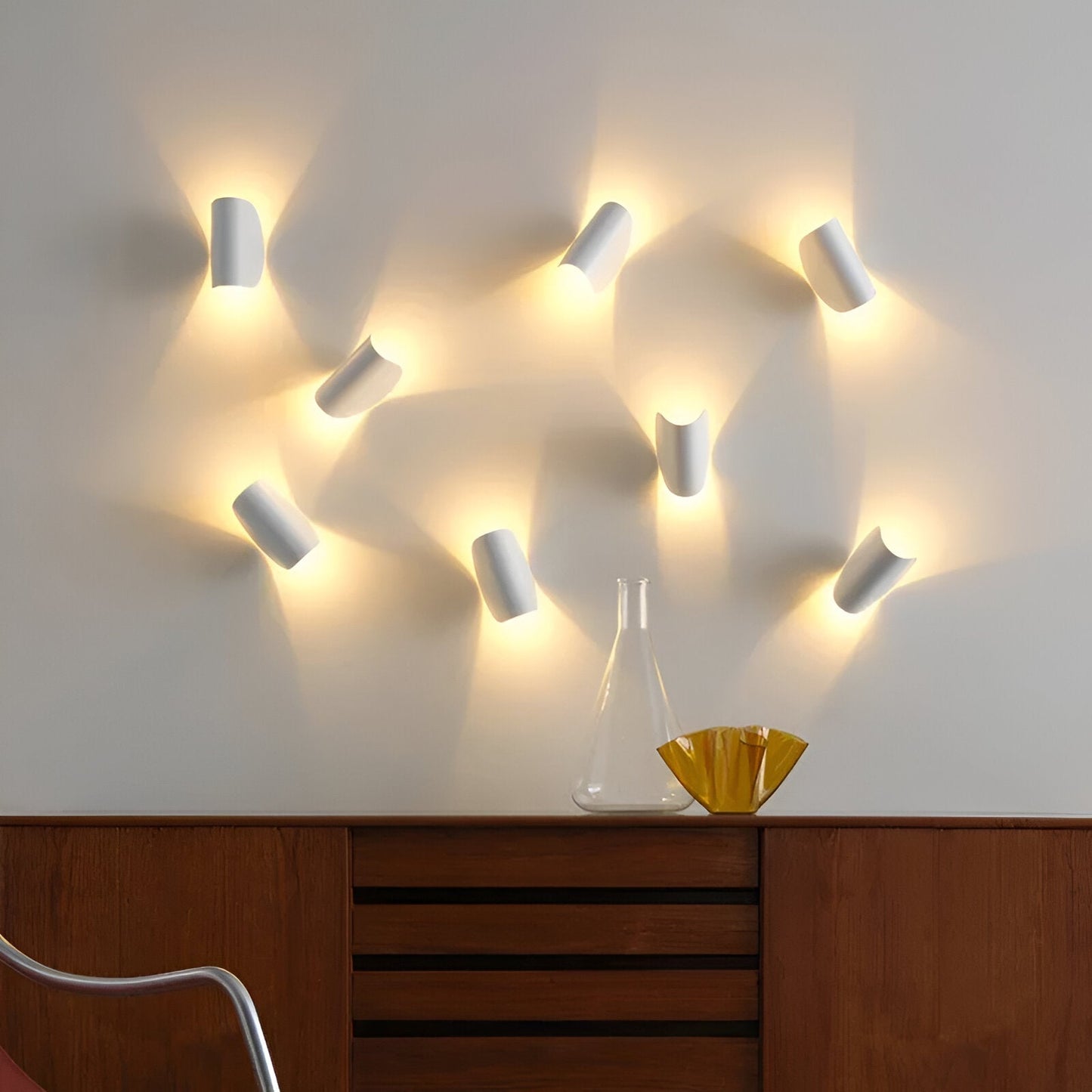Flexible Adjustable Metal Wall Light with Curved Shade