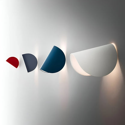 Flexible Adjustable Metal Wall Light with Curved Shade
