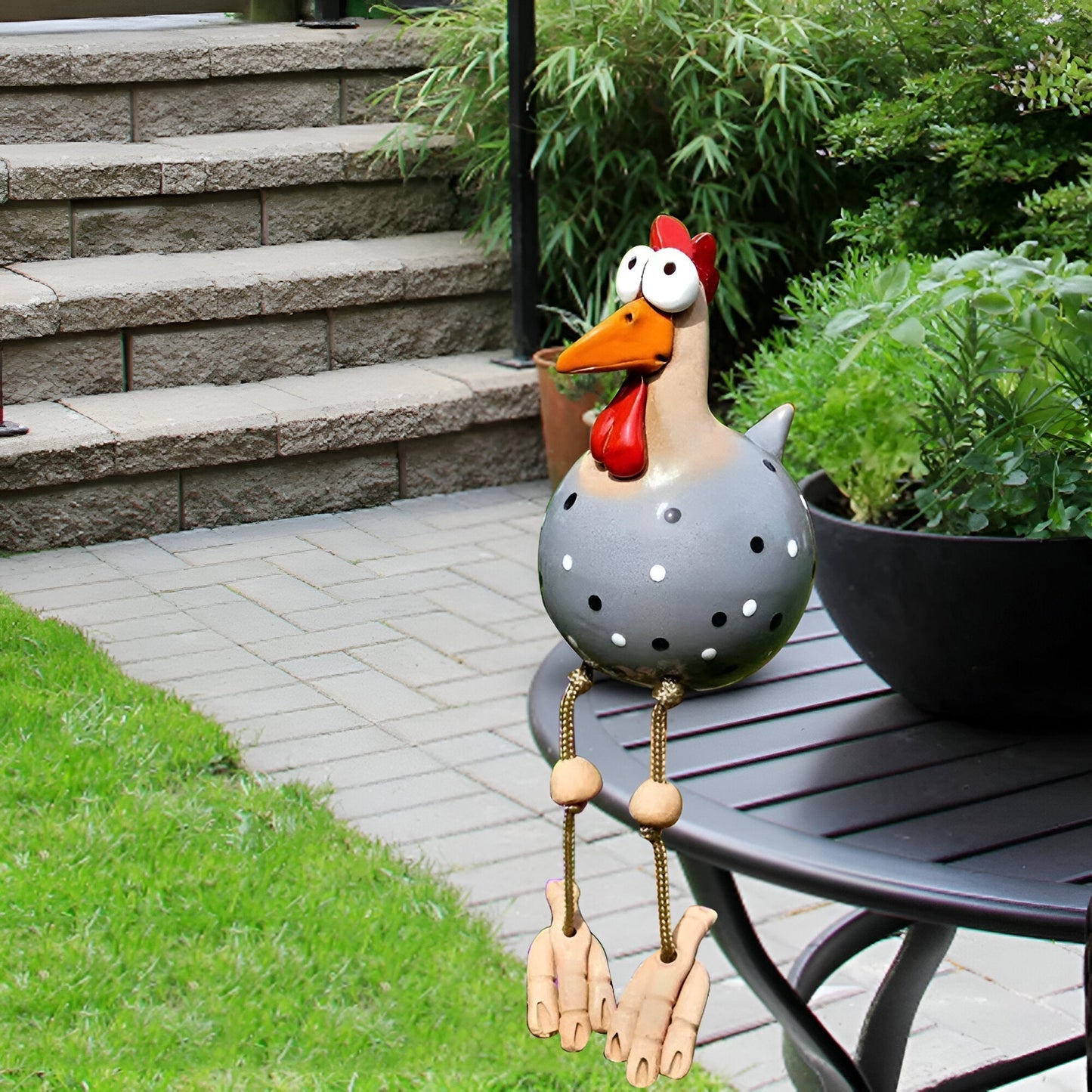 Befez | Haan Outdoor Decor Statue with Large Eyes Resin Figure