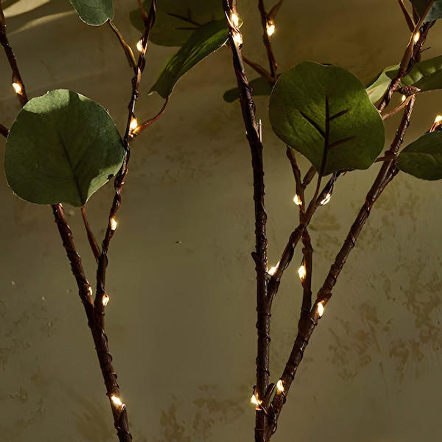 Relaxing Olive Leaf LED Table Lamp