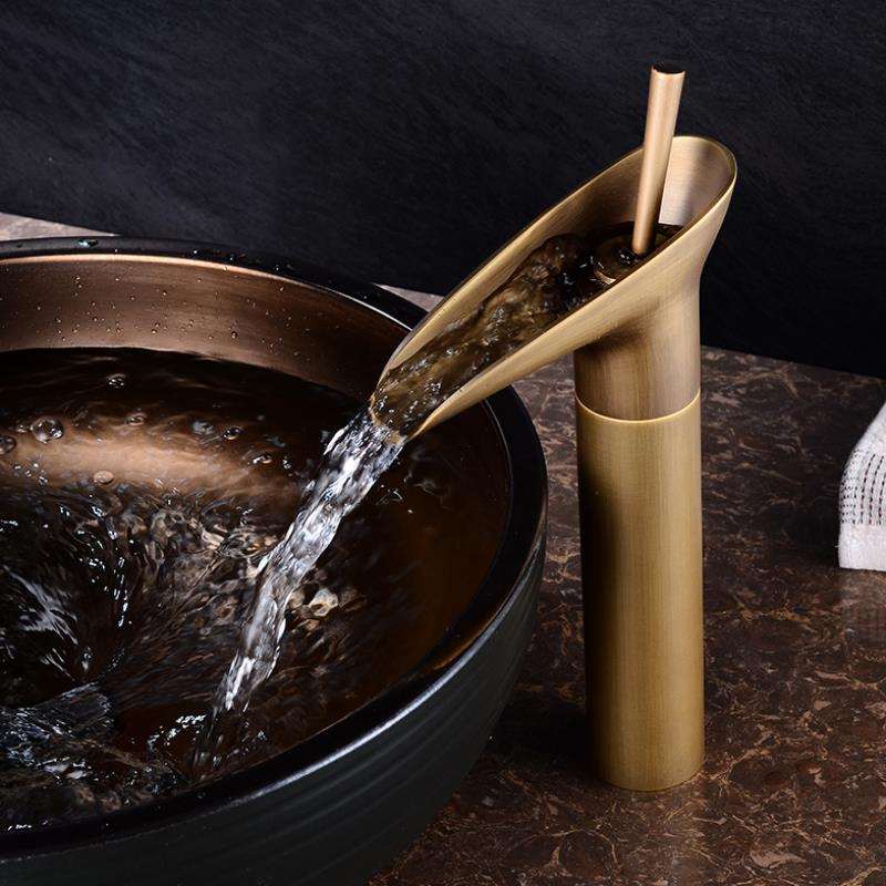 Traditional Vintage Bathroom Faucet