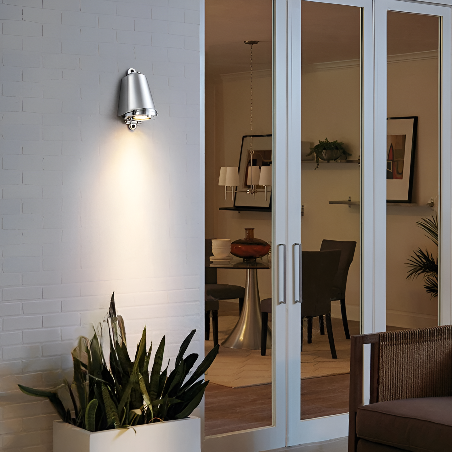 Simple Modern LED Outdoor Light