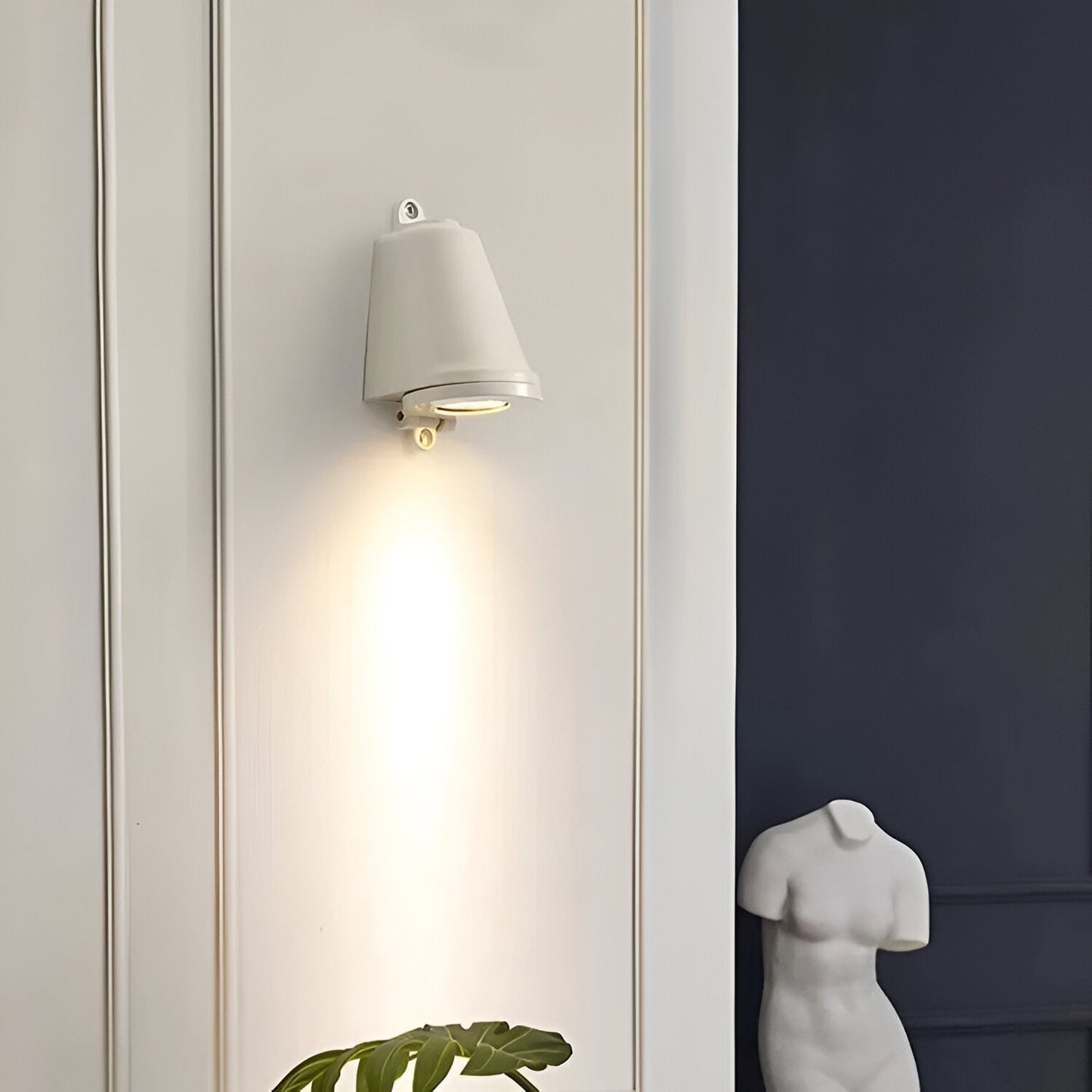 Simple Modern LED Outdoor Light