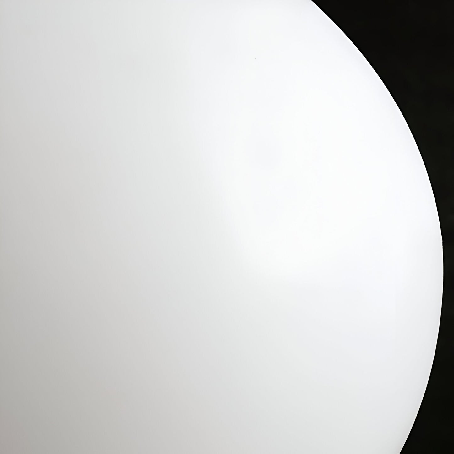 Simple Modern Round Metal Table Light