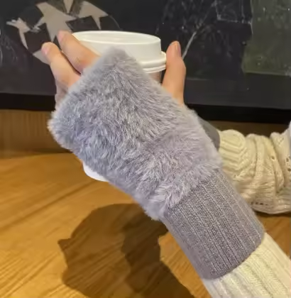 Cozy Unisex Fleece Gloves - Warm and Touchscreen Friendly