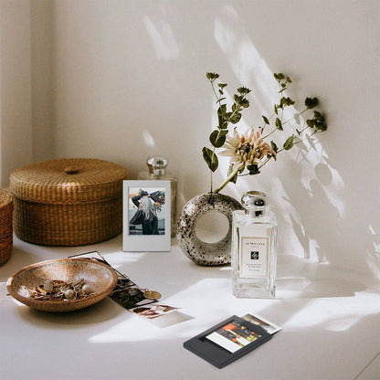 Compact Instant Picture Frame