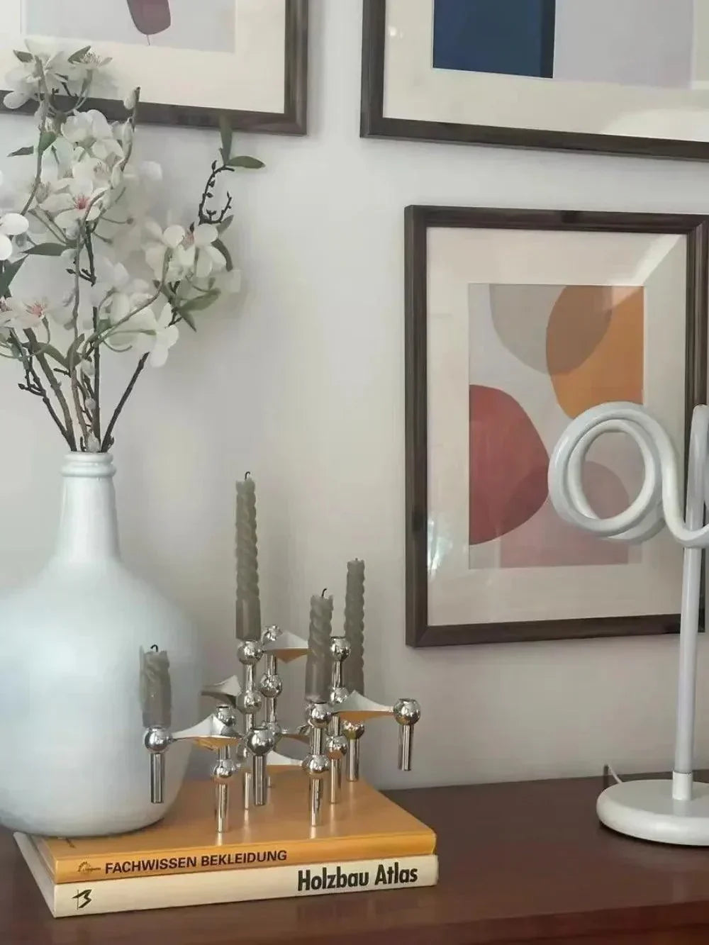 Contemporary Metal Candle Holder – Sleek Silver Candle Stand