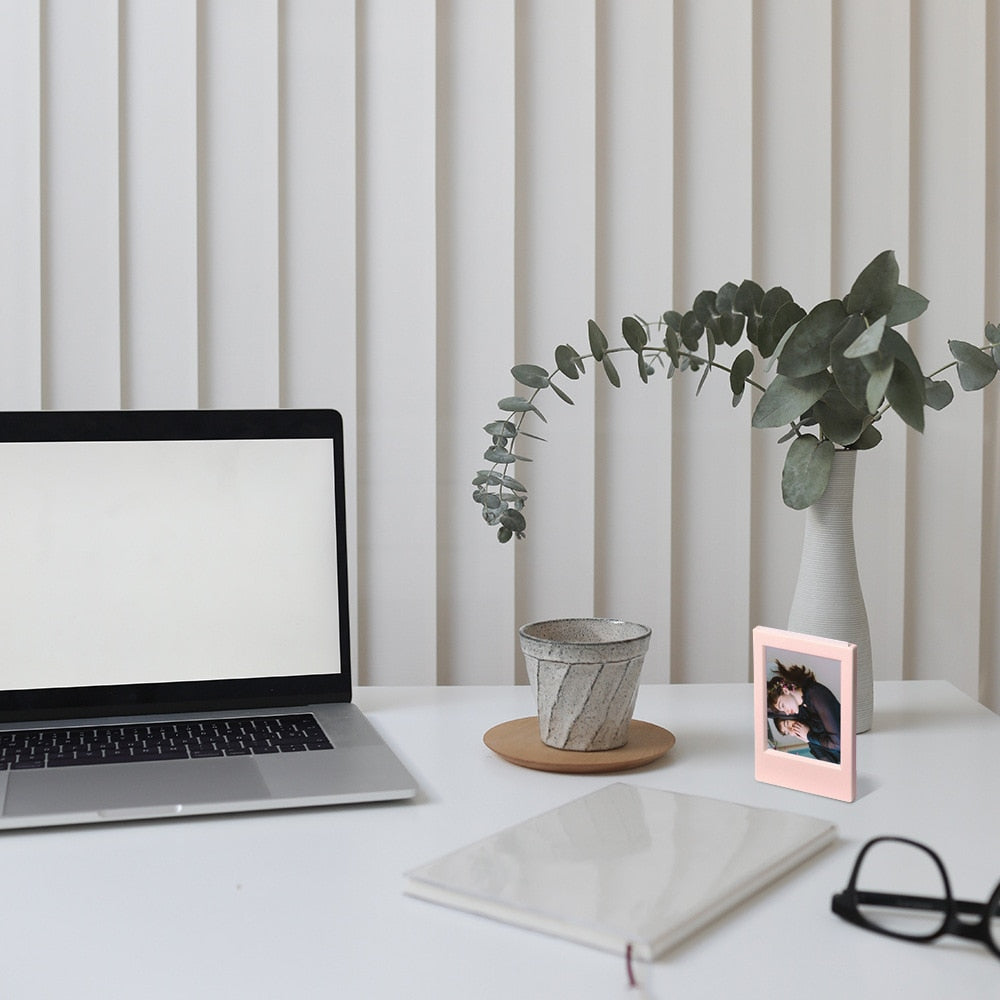 Compact Instant Picture Frame