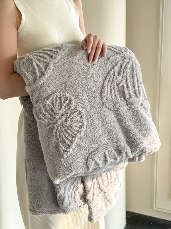 Cozy Plush Blanket with 3D Butterfly Pattern