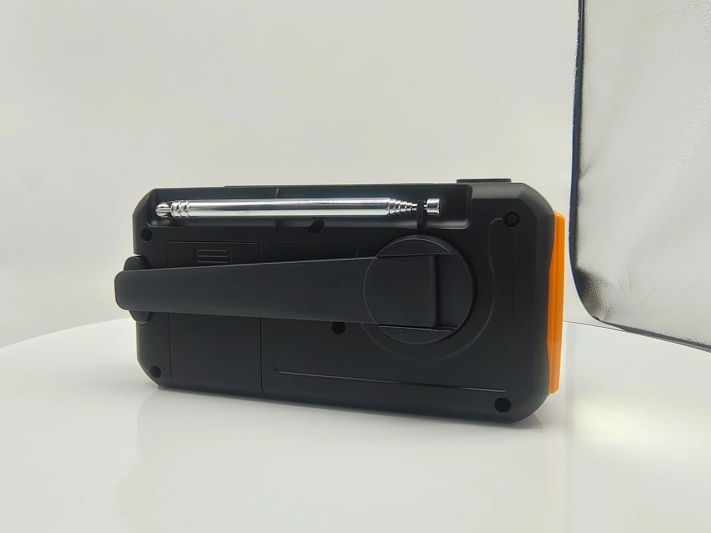 Portable FM AM Crisis Radio for Emergency News