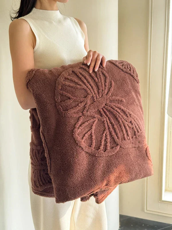 Cozy Plush Blanket with 3D Butterfly Pattern
