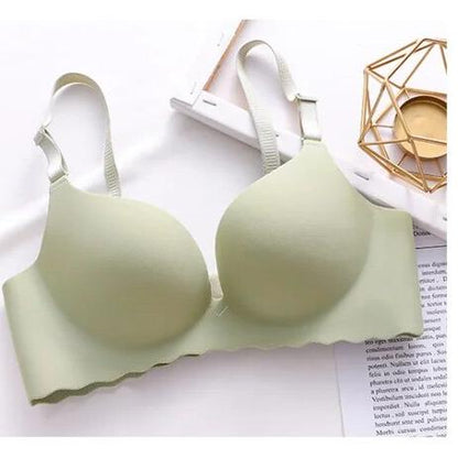 Comfortable Seamless Bra for a Flawless Fit