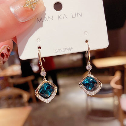 Beautiful Floral Drop Chain Earrings