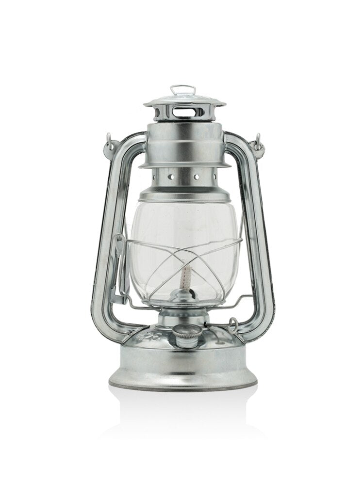 Retro Style Portable Oil Lantern Light