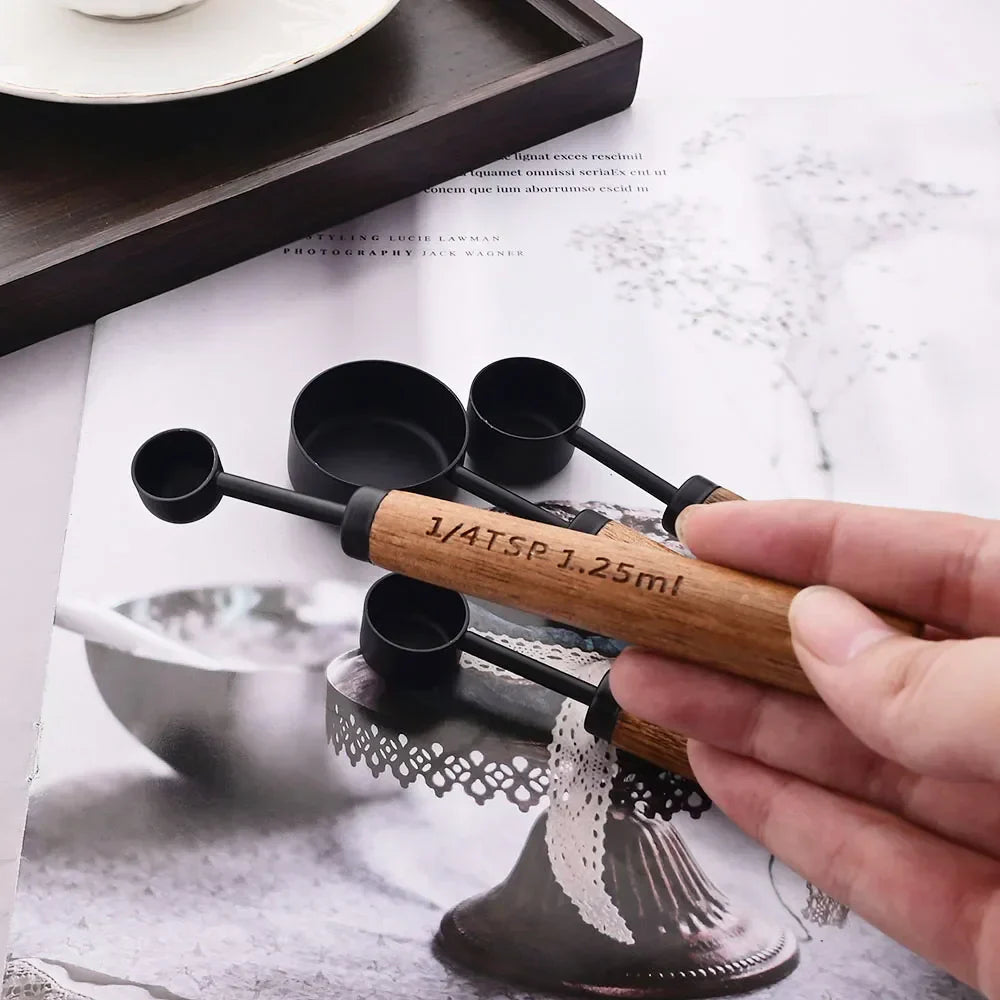Accurate Kitchen Measuring Cups & Spoon Set