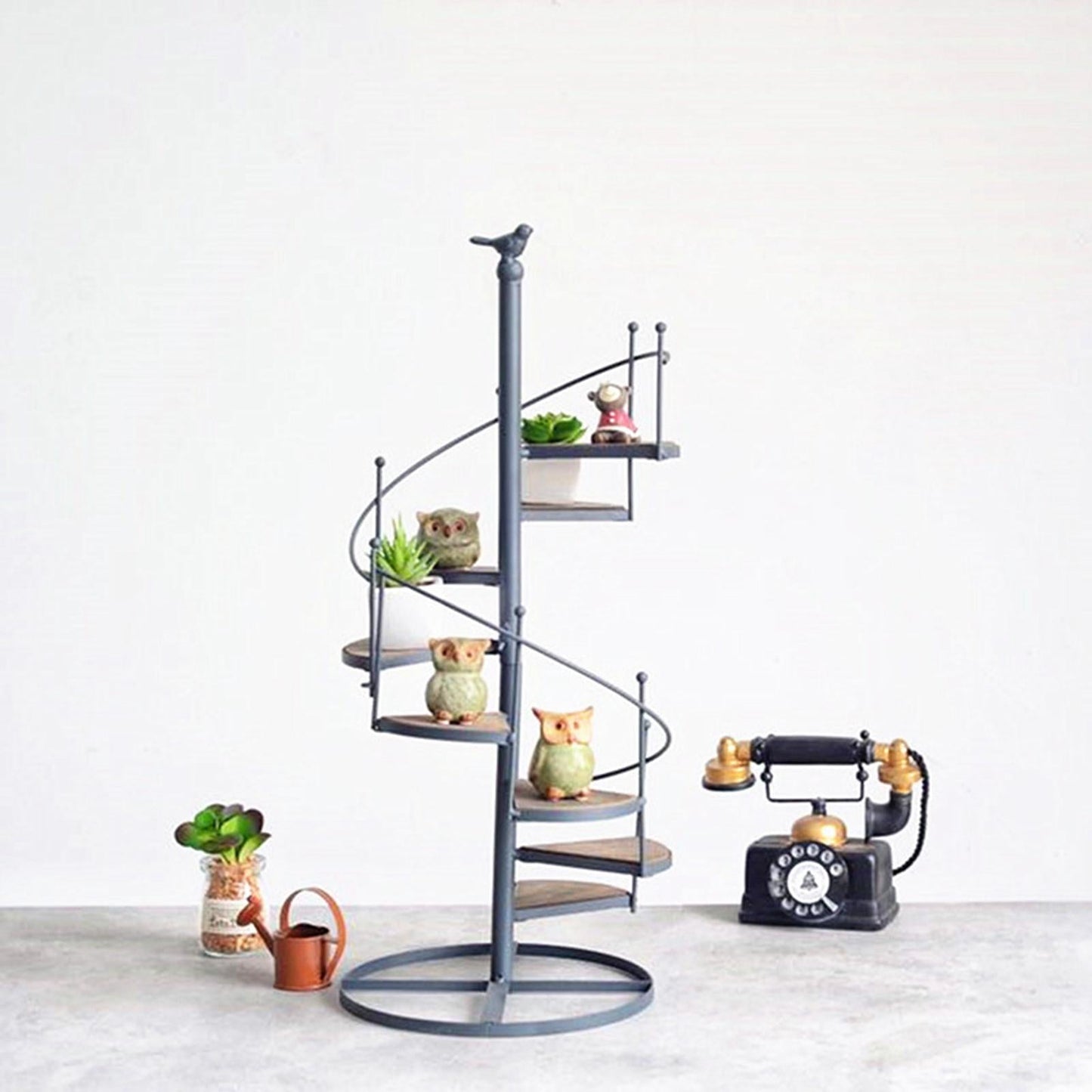 Stylish Spiral Plant Holder for Indoor Outdoor Decor