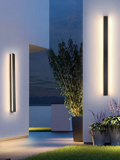 Sleek Black Garden Outdoor Lamp