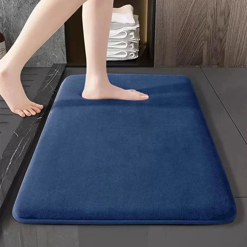 Soft Plush Bathroom Mat with Grip Bottom
