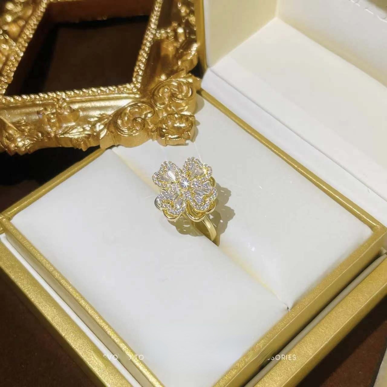 Sparkling Floral CZ Four Leaf Ring - Befez