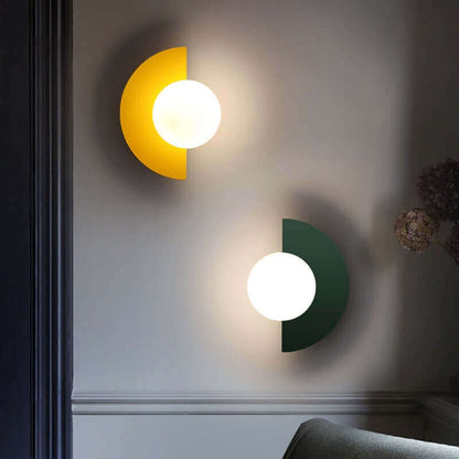 Befez | Modern Half Moon Metal Wall Light