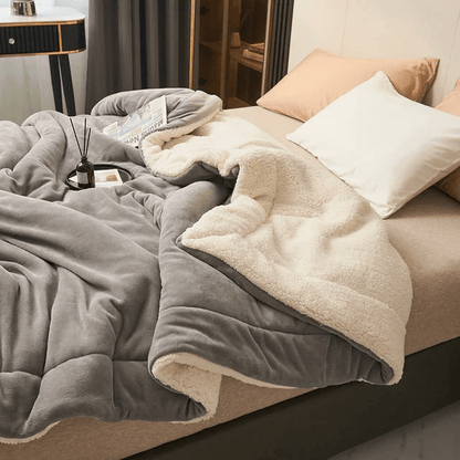 Cozy Plush Fleece Throw Blanket for Winter Comfort