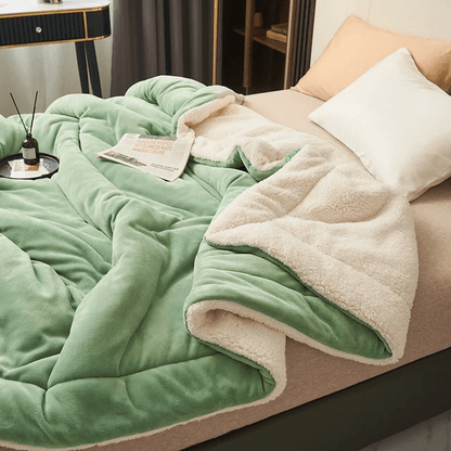 Cozy Plush Fleece Throw Blanket for Winter Comfort
