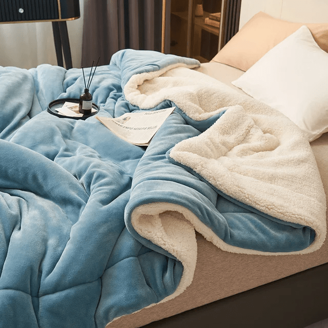 Cozy Plush Fleece Throw Blanket for Winter Comfort