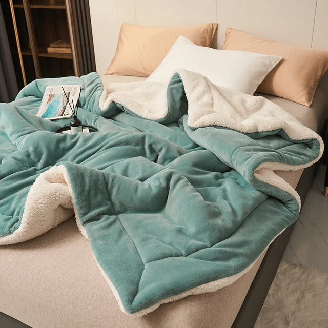 Cozy Plush Fleece Throw Blanket for Winter Comfort