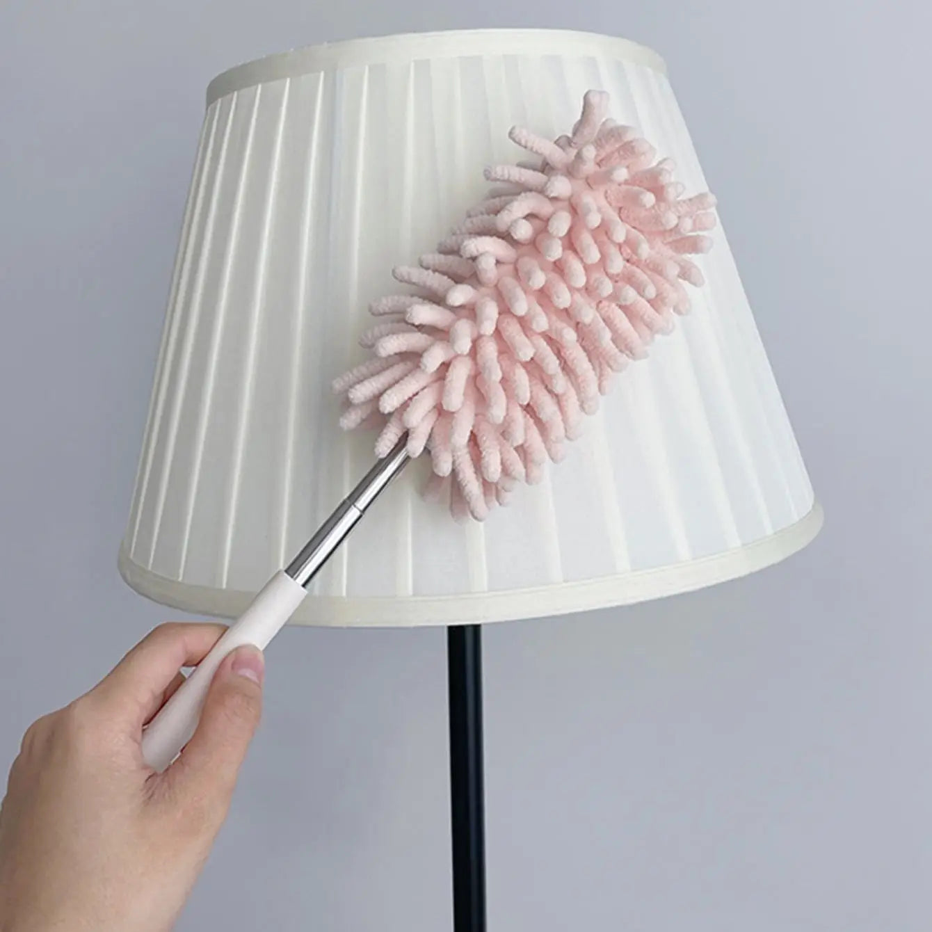 Long Reach Dusting Tool with Extendable Rod