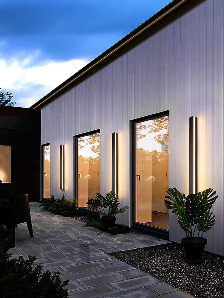 Sleek Black Garden Outdoor Lamp