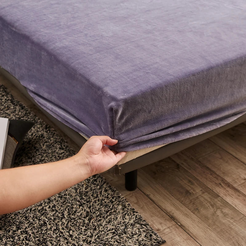 Cozy Fitted Velvet Sheet for Cold Weather Mattress
