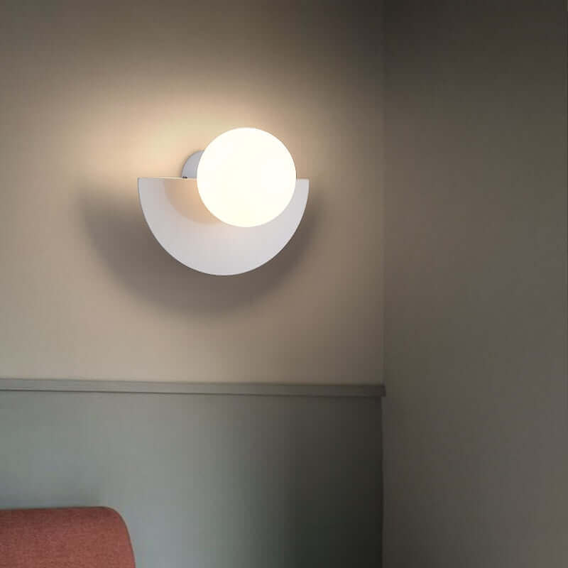 Befez | Modern Half Moon Metal Wall Light