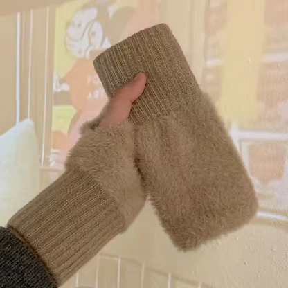 Cozy Unisex Fleece Gloves - Warm and Touchscreen Friendly