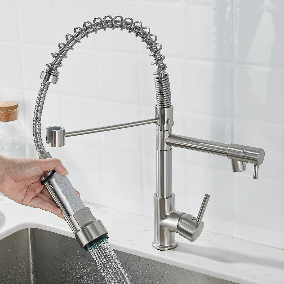 Contemporary Kitchen Faucet with Sleek Design