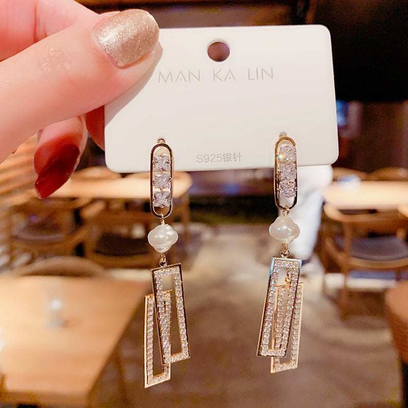Beautiful Floral Drop Chain Earrings