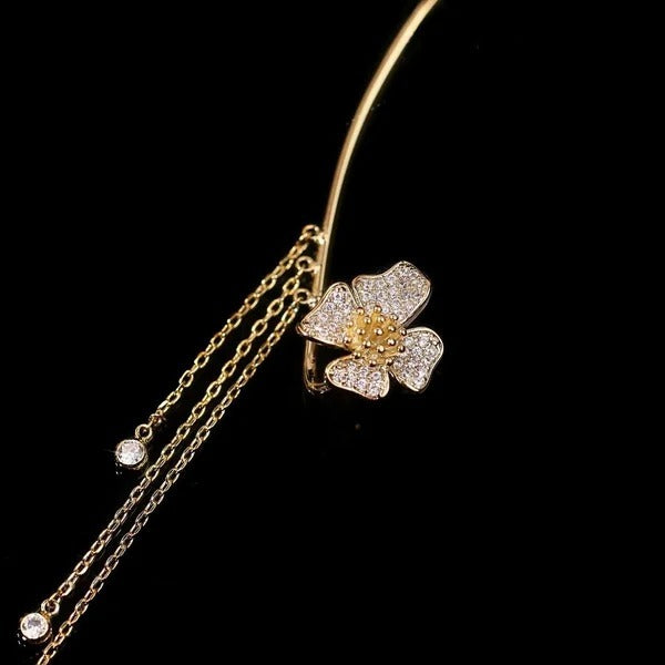 Befez | Glamorous Drop Earrings with Butterfly Motif and Sparkling Zirconia