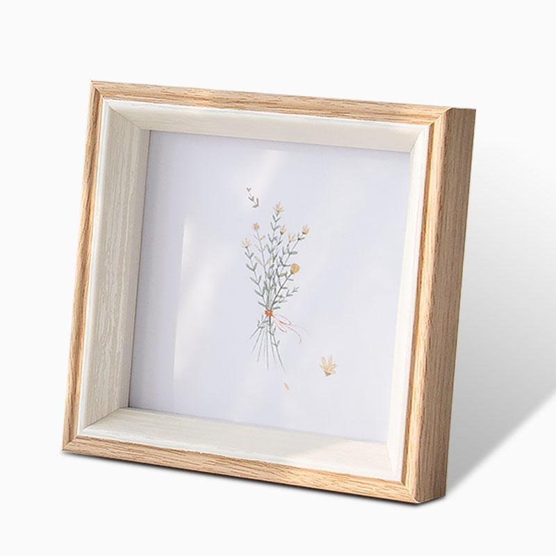 Stylish Gold Border Picture Frame