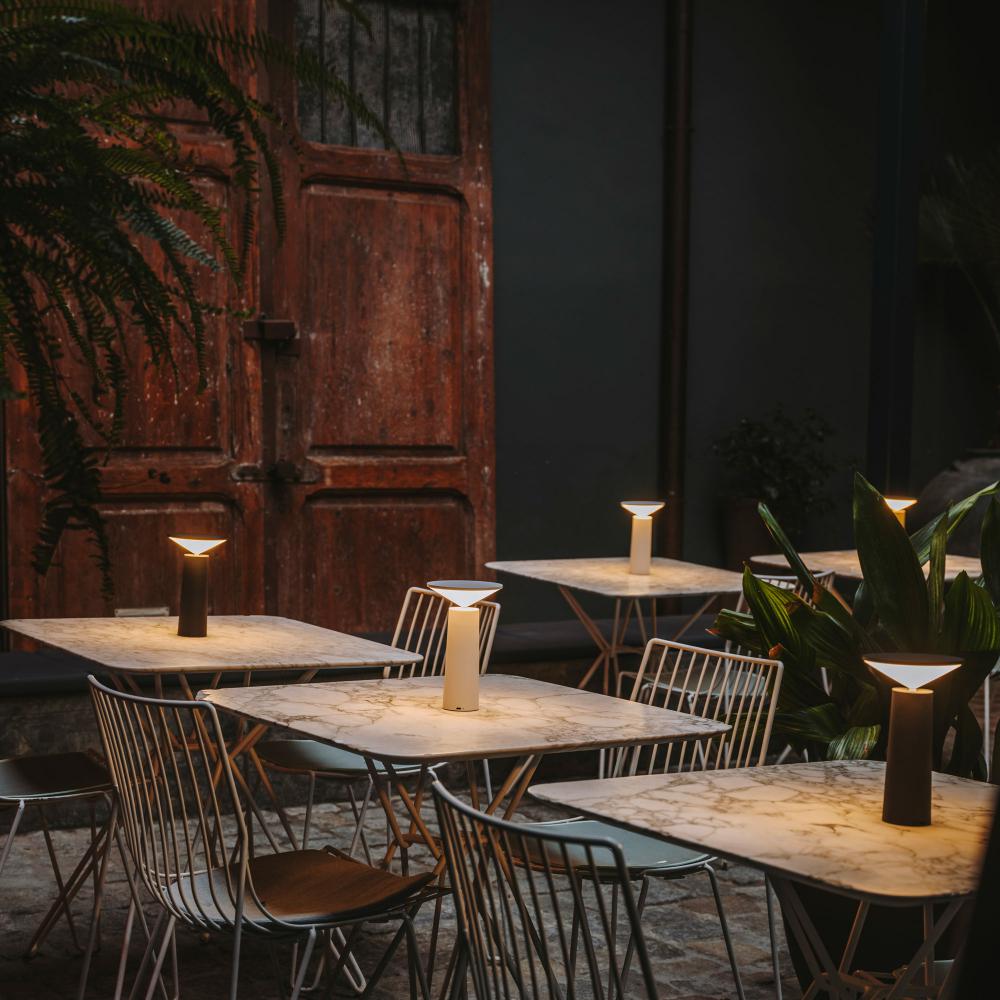 Befez | Slim LED Table Lamp Stylish Adjustable Light