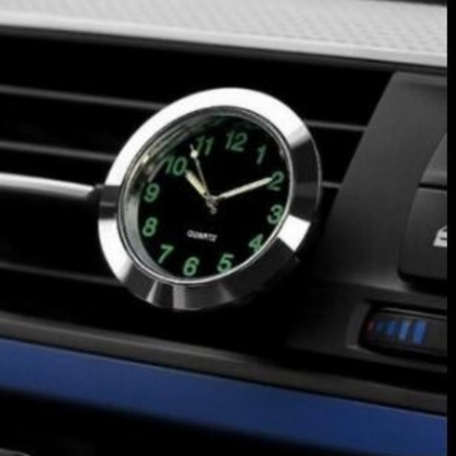 Compact Car Dashboard Clock – Adhesive Mini Analog Timepiece