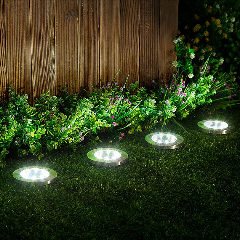 Green Solar Powered Outdoor Lamp