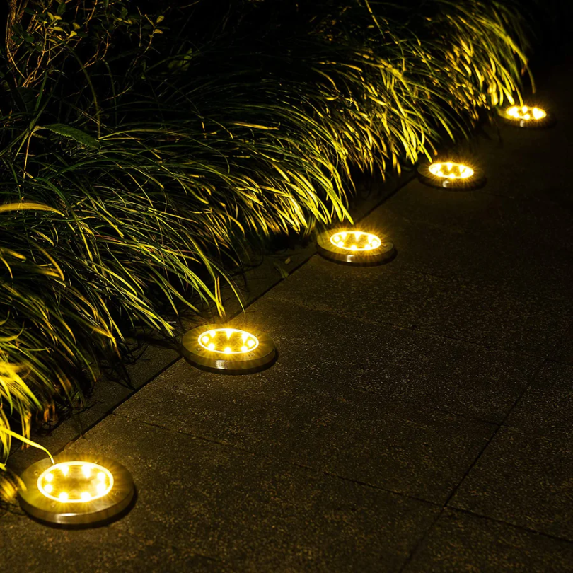 Green Solar Powered Outdoor Lamp